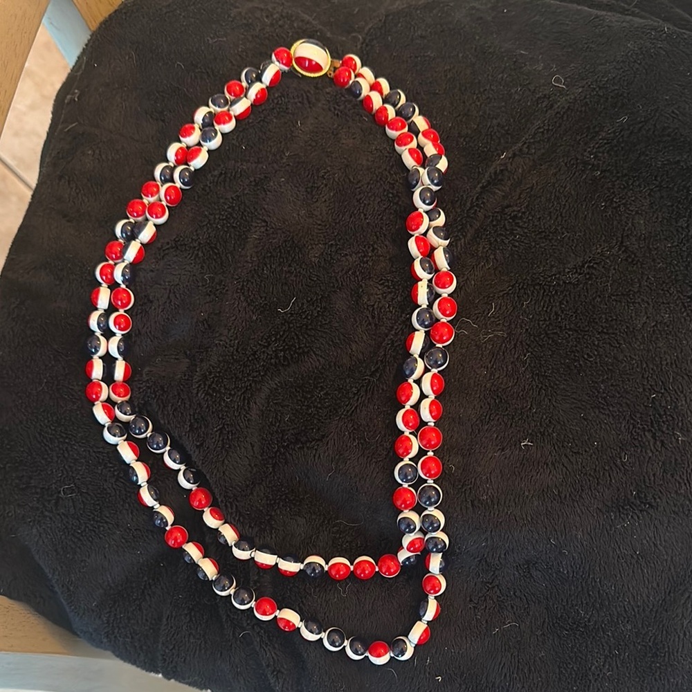 Elegant Red and Black Necklace with Distinctive Design